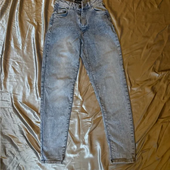 FITJEANS Classic Denim Jeans - Picture 1 of 6